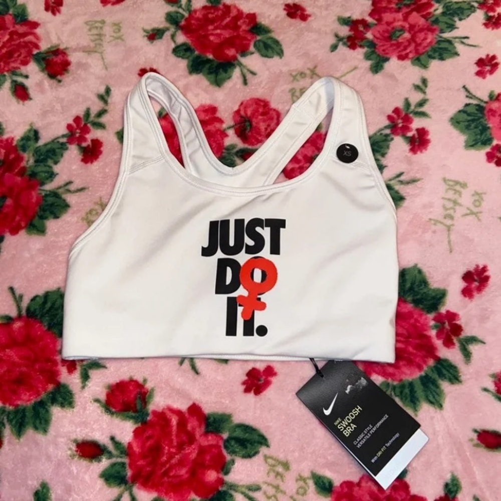 Nike NWT Just Do It White Sports Bra